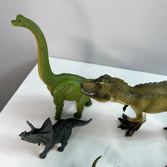 13-Piece Dinosaur Plastic Toy Figure Set Assorted Types of Dinosaurs - Picture 7 of 13